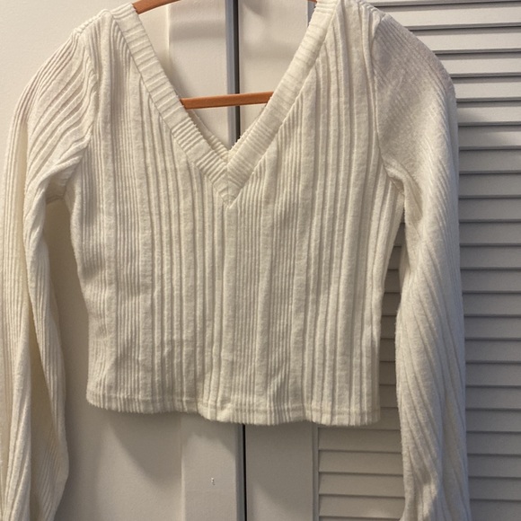 White cropped sweater - Picture 2 of 2
